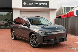 2026  Leapmotor C10 Wagon (Midnight Grey) New Car Thumbnail